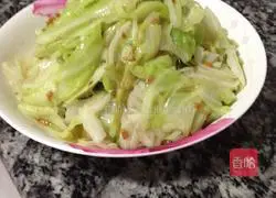 Illustration of how to stir-fry lotus root with oil residue 5