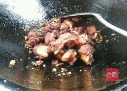 Illustration of how to make salt and pepper pork ribs 9