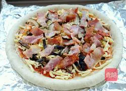 Vegetable Bacon Pizza (Nine Inch) Recipe Illustration 13
