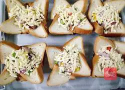 Toast Pizza Recipe Illustration 11