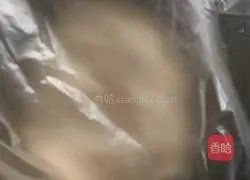 Illustration of how to make ham pizza 2