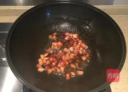 Illustration of how to make braised noodles with diced meat and beans 4