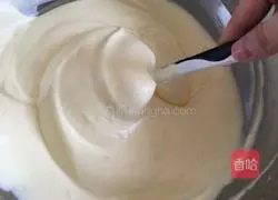 Illustration of how to make a cake using whipping cream 7