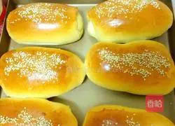 Illustration of how to make meat floss buns 8