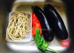 Illustration of how to steam whole eggplant with folded ear root 1