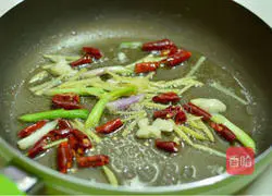 Illustration of home-style fried shrimps 6