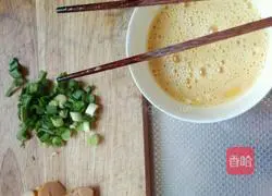 Chinese style simple shrimp and egg pizza recipe 1