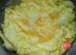 Illustration of how to make Mushu pork slices 2