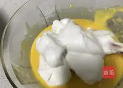 Illustration of how to make chiffon cake 12