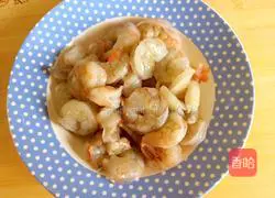 Illustration of how to make fried shrimps and rapeseed with colored peppers 2