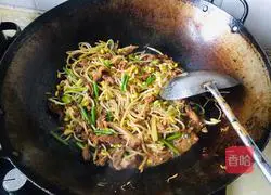 Illustration of how to make soybean sprouts and fried pork 9