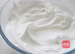 Illustration of how to make cream cake roll 4