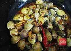 Illustration of how to make fried clams with onion, ginger and spicy food 7