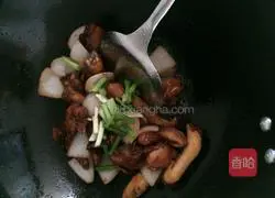 Illustration of Braised Chicken with Mushrooms 11