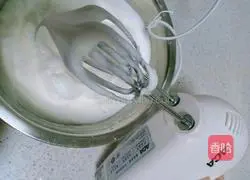 Illustration of how to make cream cake roll 5