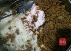 Illustration of how to make bamboo leaf yellow cake 6