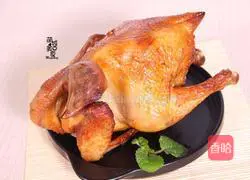 The chicken is full of love on the table, and the Orleans roast chicken is more delicious than KFC.Illustration 2