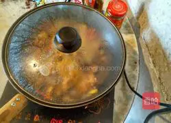 Illustration of Xinjiang's authentic secret recipe for large plate chicken 6