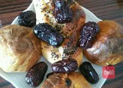 Oven, made, brown sugar buns , Illustration of how to make braided bread 1