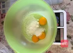 Strawberry Cocoa Naked Cake Recipe Illustration 2