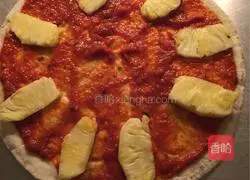 Illustration of how to make Hawaiian pizza 6