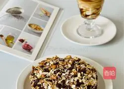 Illustration of how to make sugar-free and oil-free chocolate banana toast brown 7