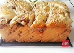 Illustration of making braided bean paste toast 17