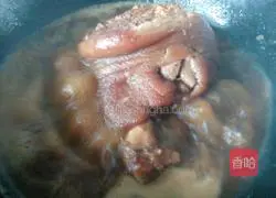 Illustration of how to make secret sauce elbows 17