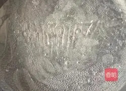 Illustration of how to make wolfberry, bitter melon and scrambled eggs 6