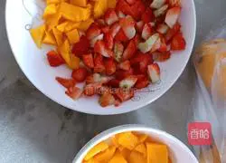 Illustration of how to make fruit birthday cake 6