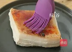 Illustration of home-style braised pork with pickled vegetables 5