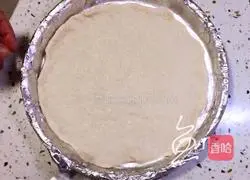 Pineapple and Shrimp Pizza Recipe Illustration 6