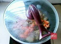 Illustration of Chestnut Braised Chicken 9