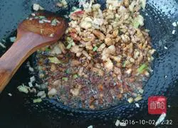 Illustration of how to make Datong knife-shaped noodles 6