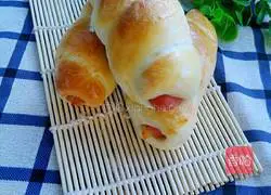 Illustration of how to make hot dog rolls 7