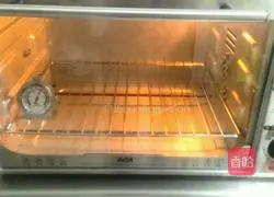 Illustration of making butter-free and sugar-free toast bread 12