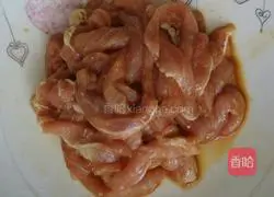 Secret Beijing Sauce Shredded Pork Recipe Illustration 2