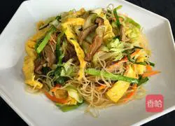 Illustration of how to make Taiwanese fried rice noodles 9