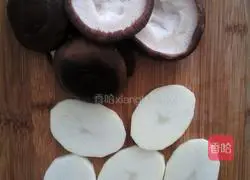 Illustration of the mushroom and pipa chicken drumstick (rice cooker) version 3