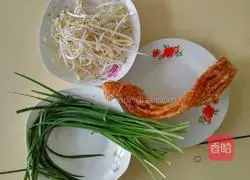 Illustration of how to make fried dumplings with silver sprouts 1