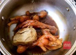 Illustration of braised chicken feet 4