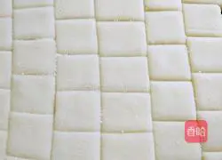 Illustration of how to make handmade two-color hemp food 6