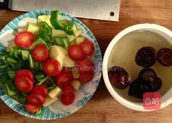 Illustration of how to make vegetarian curry fried noodles 1