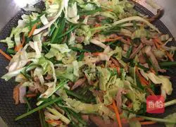 Illustration of how to make Taiwanese fried rice noodles 6