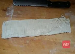 Illustration of making braised noodles with shredded mushrooms and chicken 16