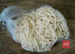 Wuhan hot dry noodles Illustration of how to do it 1