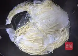 Illustration of how to make hot dry noodles 5