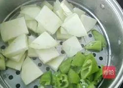 Northwestern style garlic eggplant ~ Northwest cuisine recipe illustration 3