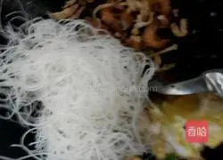 Shrimp Illustration of how to make dry fried rice noodles 5