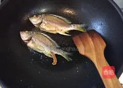 How to make fish in sour soup Illustration 5